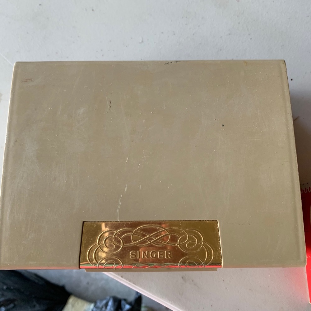 Singer Slant-O-Magic 500 accessory boxes